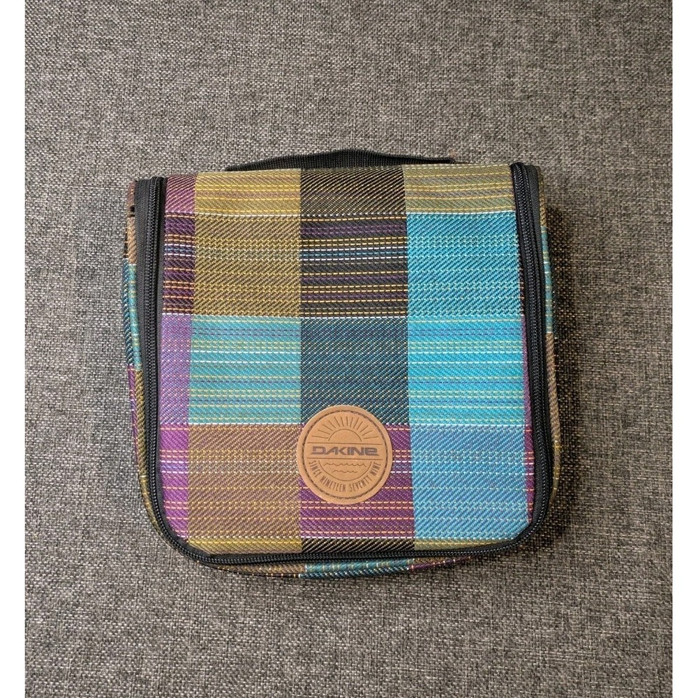 Dakine Travel Bag Multi Color Geometric Zip Phone Bag Surf Skate Utility Womens